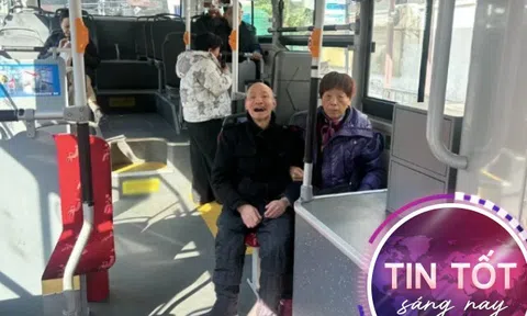 Nhận nuôi đứa trẻ không gia đình từ khi mới cưới, cụ bà 80 tuổi vẫn ngày ngày chăm sóc "đứa trẻ" đã bạc nửa mái đầu