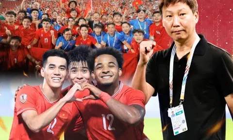 Nhìn lại năm 2025 của Tuyển bóng đá Nam và HLV Kim Sang-sik: Giành cú "ăn ba" lịch sử, thống trị sân chơi khu vực