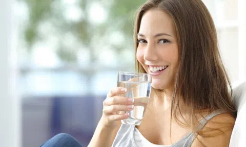 5 thời điểm "vàng" uống nước ấm vào mùa đông giúp thải độc toàn thân và ngăn ngừa đột quỵ