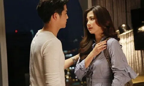 Vợ cũ đến thăm rồi ngủ lại, nửa đêm nghe âm thanh ngoài phòng khách, hôm sau tôi xin cô ấy tái hôn