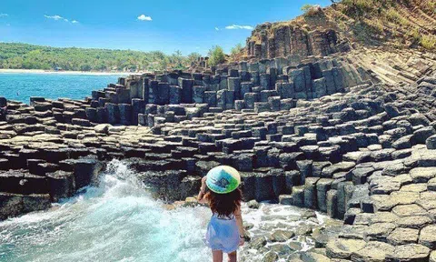 Nơi nào là “đệ nhất danh thắng” ở Đắk Lắk, có hình thù độc đáo như những chiếc dĩa khổng lồ hướng ra biển?