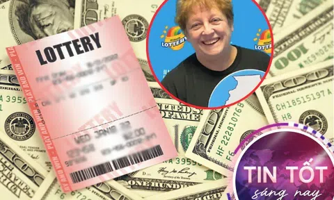 Trượt tay mua nhầm vé số khi đang xem phim, nữ giáo viên nghỉ hưu không tin vào mắt khi nhìn vào màn hình