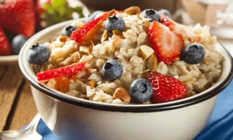 Mệnh danh là “vua dọn rác đường ruột”, điều gì sẽ xảy ra nếu bạn ăn yến mạch hằng ngày?