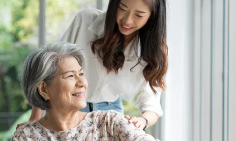 Sau khi lần lượt chuyển đến sống cùng 4 con, tôi nhận ra: Về già, tiền bạc có sẵn trong tay mới là hạnh phúc nhất!