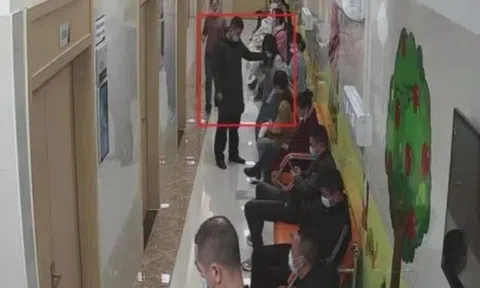 Đi khám thai một mình, vợ bật khóc khi thấy chồng ở bệnh viện cùng người phụ nữ lạ, còn nói một câu đau đớn