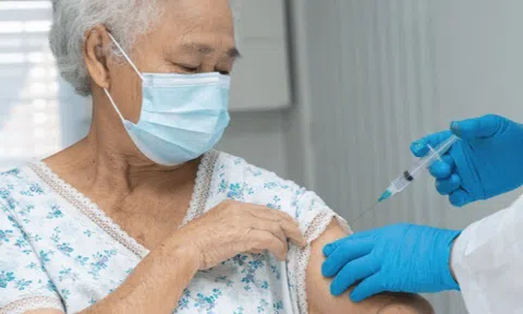 Người hưởng trợ cấp hưu trí được tăng mức hưởng bảo hiểm y tế lên 100%