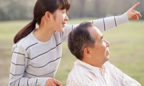 Cứ tưởng có một con là sướng nhất, lúc nghỉ hưu tôi mới ân hận: "Biết thế ngày xưa sinh thêm một đứa nữa"