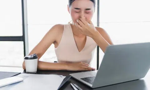 Dân văn phòng khổ sở vì ngạt mũi, chuyên gia chỉ “mầm bệnh” hiện diện ngay trước mắt