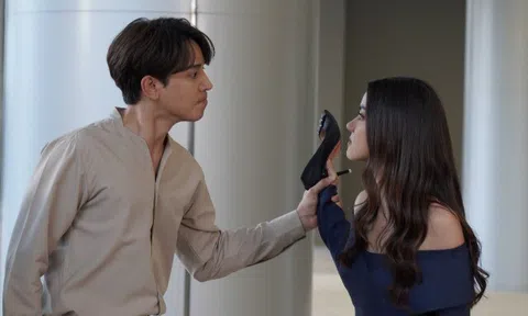 Chồng cũ đến mừng sinh nhật con gái, điện thoại anh sáng lên, tôi liền đuổi thẳng ra cửa