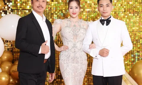 Khánh Thi khiêu vũ ăn ý cùng Chí Anh trên sân khấu, Phan Hiển được khen bởi hành động "đón về" tinh tế