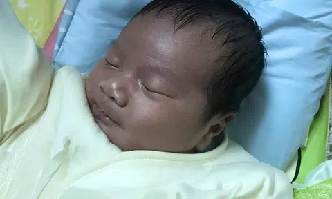 Đẻ con ngoại hình khác lạ vợ đổ thừa do "môi trường sống", kết quả ADN khiến thanh niên méo mặt nộp đơn ly hôn