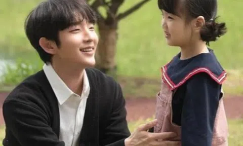 Ly hôn 3 năm vợ cũ bỗng xin tái hôn, nghe con gái 8 tuổi thì thầm 9 từ, tôi lạnh sống lưng