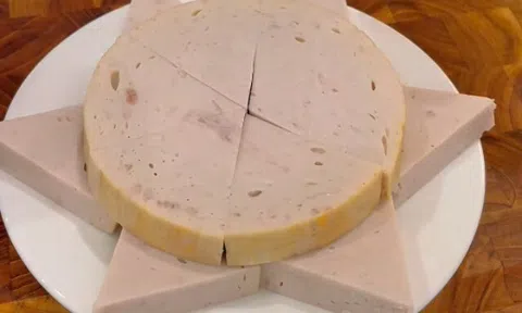 Cách xếp giò đẹp trên mâm cỗ Tết cực đơn giản, nhắm mắt cũng làm được