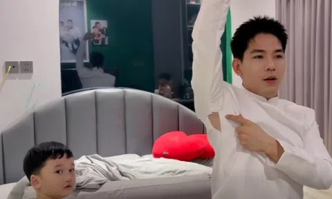 Cặp bố bỉm miền Tây vất vả sang Thái thụ tinh sinh đôi, giờ các bé hiếu thảo, lấy tiền lì xì mua áo mới cho ba