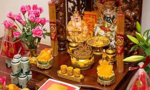 Đừng chỉ mua vàng, ngày vía Thần Tài đặt thêm thứ này trên bàn thờ và dưới giường, may mắn nhân đôi, cả năm lộc lá