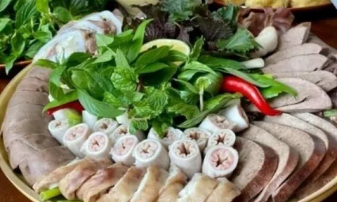 Luộc lòng lợn cho thêm nước này, lòng trắng giòn cực ngon, cách pha nước chấm lòng bất bại