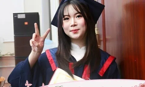 Nữ thủ khoa "kép" trường Công nghệ và hành trình khẳng định bản thân: "Giới tính không quyết định giới hạn năng lực"