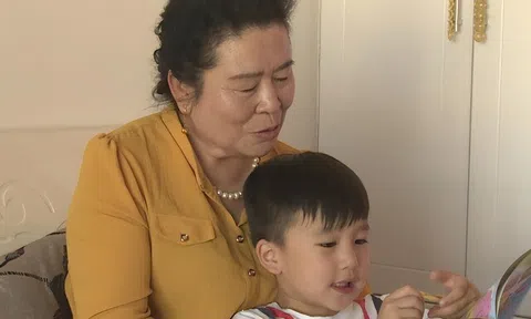 Người chăm sóc cháu và người không chăm sóc cháu, cuộc sống khác biệt rõ rệt khi về già, hối hận đã quá muộn