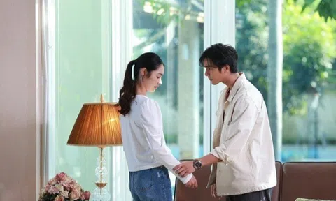 Tìm vợ cũ nối lại tình xưa, ngày đi đăng ký kết hôn, cô ấy dẫn theo một người khiến tôi sững sờ