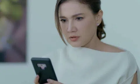 Xin chồng 2 triệu mua đồ, anh chuyển cho 300 triệu nhưng thấy nội dung ghi chú chuyển khoản, tôi sững người