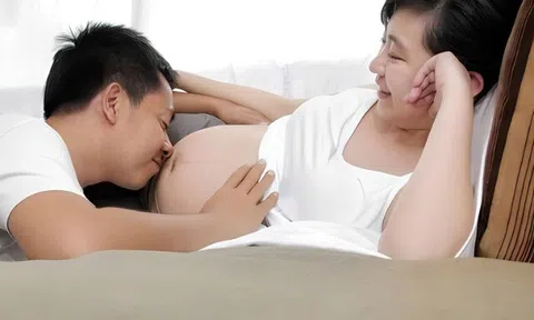 Mang thai nhưng chồng có nhu cầu quá cao, nếu chiều chồng nhiều quá có khiến cổ tử cung “mở sớm” không?