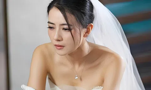 Bạn trai đồng ý cưới dù tôi đang mang bầu với người khác, một lần tình cờ cầm điện thoại của mẹ chồng, tôi biết mình đã bị lừa