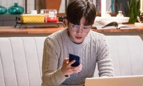 Ly hôn 1 tháng, tôi nhắn tin cho vợ cũ "em khỏe chứ?" rồi bàng hoàng khi thấy câu trả lời