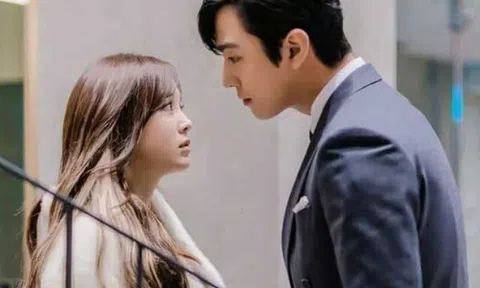 Ly hôn 1 năm, vợ cũ bất ngờ gõ cửa lúc nửa đêm đòi tiền, tôi nhân cơ hội đề nghị tái hôn