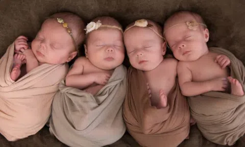 Liên tục bị sảy thai, người phụ nữ đến bệnh viện nhờ bác sĩ, nào ngờ 9 tháng sau đẻ 4 con gái giống hệt