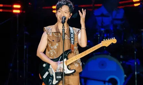 4 cặp đôi cầu hôn trong concert quy mô nhất sự nghiệp, quy tụ gần 10.000 khán giả của Hoàng Dũng