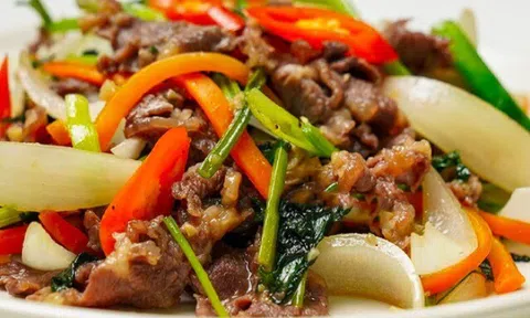 Xào thịt bò bị dai nhách hóa ra là thiếu 2 bước này, cứ làm đúng lần nào cũng mềm mọng, dễ ăn