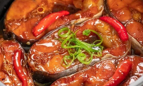 Nhiều năm kho cá giờ mới biết, việc thêm thứ gì để cá không tanh lại nhanh mềm rất quan trọng, phần lớn làm sai nên không ngon