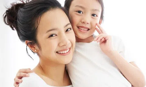 "Con sinh ra từ đâu", mẹ đùa "Nhặt ở bên vệ đường", hôm sau đứa trẻ bỏ nhà đi tìm bố mẹ ruột