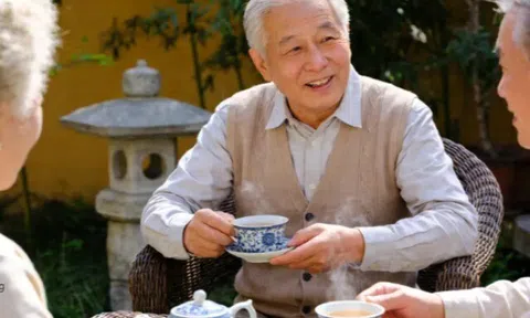 Về già tôi mới thấy, nhiều tiền đến đâu mà thiếu 4 thứ này, nghỉ hưu cũng không thể thoải mái