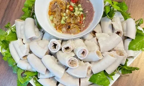 Luộc lòng lợn chỉ cần cho 1 loại gia vị này đảm bảo lòng trắng thơm, không xỉn màu, giòn ngon, nhà hàng cũng phải chào thua