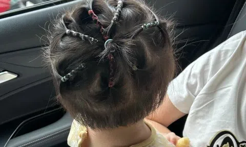 Hội mẹ bỉm thi nhau đăng ảnh con đi học về mỗi ngày một kiểu tóc xinh độc lạ "Cứ như cô mẫu giáo nào cũng học khóa làm tóc"