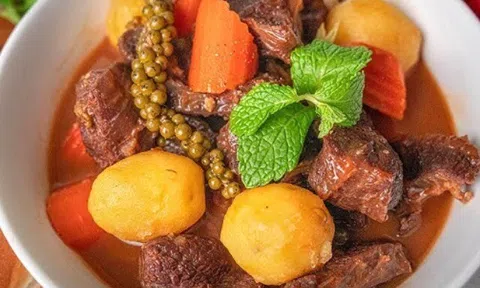 Cứ vài hôm lại ăn bò hầm nhưng giờ mới biết, cho mấy thứ này vào, bò cực nhanh mềm không cần nồi áp suất