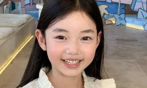 Bố đặt tên con gái là Trần Thị Nhung, cô giáo tiểu học sửa thành tên khác cũng rất đẹp, lớn lên đứa trẻ biết ơn vô cùng