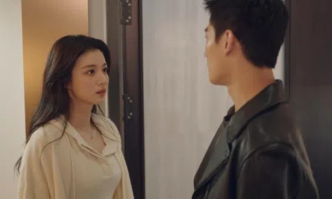 Chồng cũ ôm con tới xin tái hôn sau 3 năm ly hôn, tôi hỏi một câu khiến anh im bặt