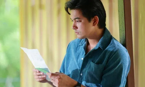 Cho vợ cũ 200 triệu chữa bệnh, con gái cô ấy đưa tôi một lá thư khiến tôi bật khóc