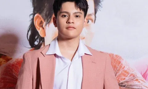 Cà Phê nhịn đói hộ tống Thanh Thuý đi sự kiện, vóc dáng cao lớn điển trai đứng cạnh mẹ như 2 chị em