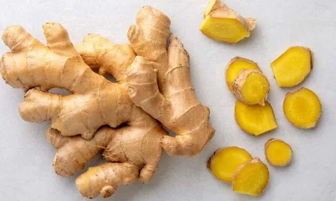 Gừng mua về rất dễ bị thối, teo, nhét ngay vào túi rẻ tiền này, để lâu vẫn cay, thơm