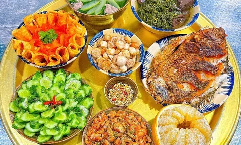 Mẹ đảm nấu ăn ngon, bày biện đẹp mắt như mang cả nhà hàng về bếp, hội chị em nhìn thấy cũng phải ước ao