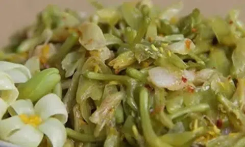 Hoa của cây quen thuộc có vị đắng ngắt xưa rụng đầy, nay làm thành món đặc sản hương vị lạ, tốt cho sức khỏe