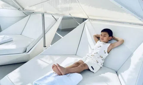 Em bé Việt được kênh Truyền hình số 1 ở Mỹ phỏng vấn vì quá giỏi