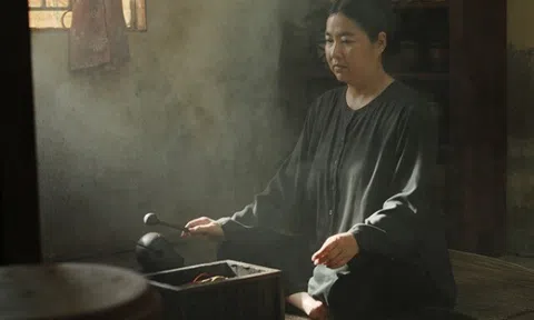 Lê Khánh kiệt sức, không dám nói chuyện với ai sau khi rời phim trường Ma Xó