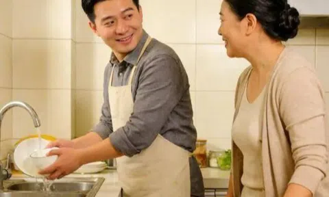 Nghỉ hưu rồi tôi mới hiểu: Tại sao ngày càng nhiều người thà sống cô độc chứ không nhờ con gái phụng dưỡng