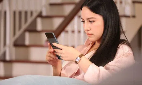 Nửa năm sau ly hôn chồng cũ nhắn tin "anh vẫn thấy em là người tốt nhất", tôi bật cười đáp 7 từ