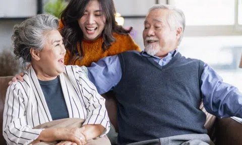 Chỉ khi về già tôi mới thấm: Để sống hòa thuận với con cái, 4 câu nói dù đúng nhưng đừng bao giờ nói quá nhiều