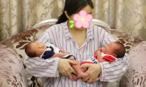 Sinh ra một trai và một gái, mẹ trẻ khóc vì mừng nhưng bác sĩ lại lắc đầu thông báo: “Đây không phải sinh đôi”